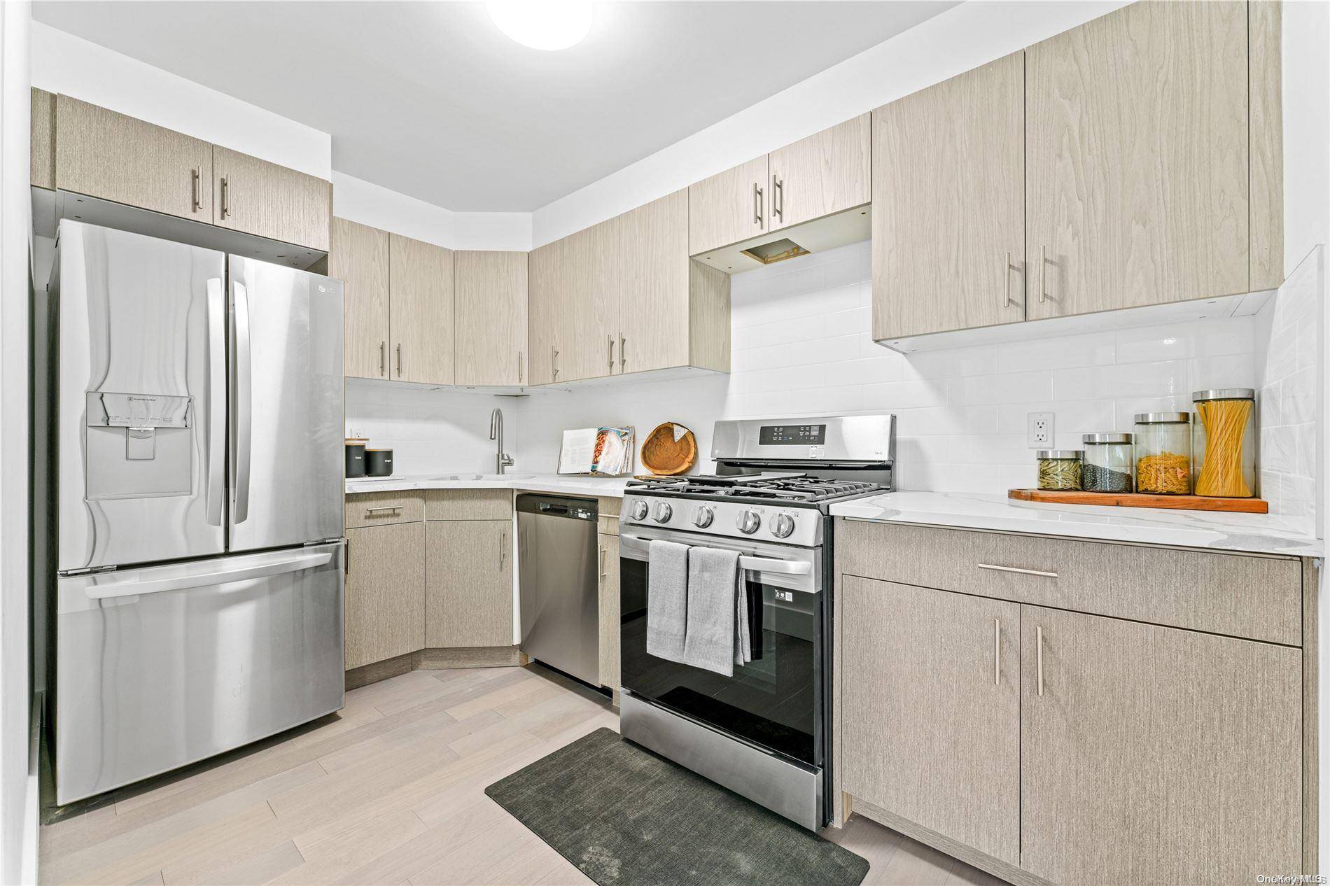 131-19 Fowler AVE #2D, Flushing, NY 11355