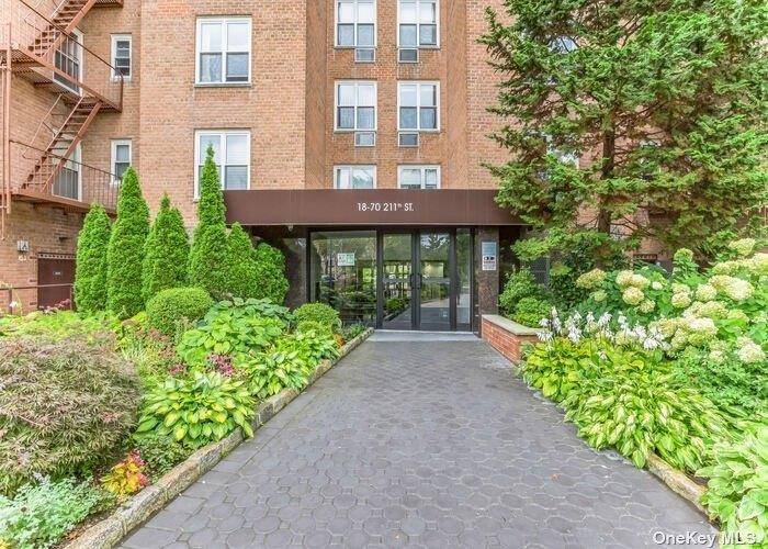 18-70 211 ST #2A, Bayside, NY 11360