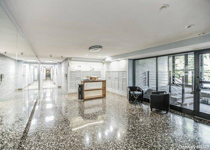 18-70 211 ST #2A, Bayside, NY 11360
