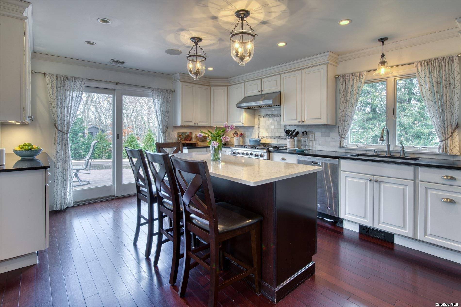 25 Moose TRL, Cutchogue, NY 11935