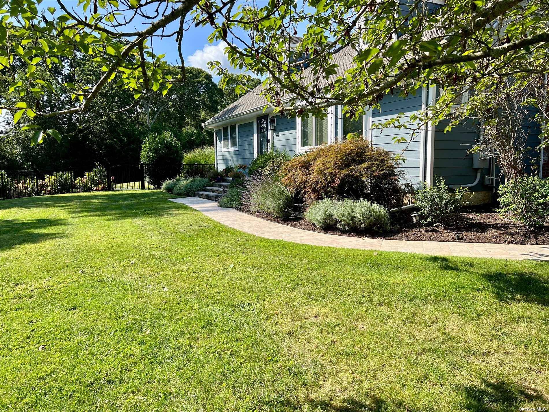 25 Moose TRL, Cutchogue, NY 11935