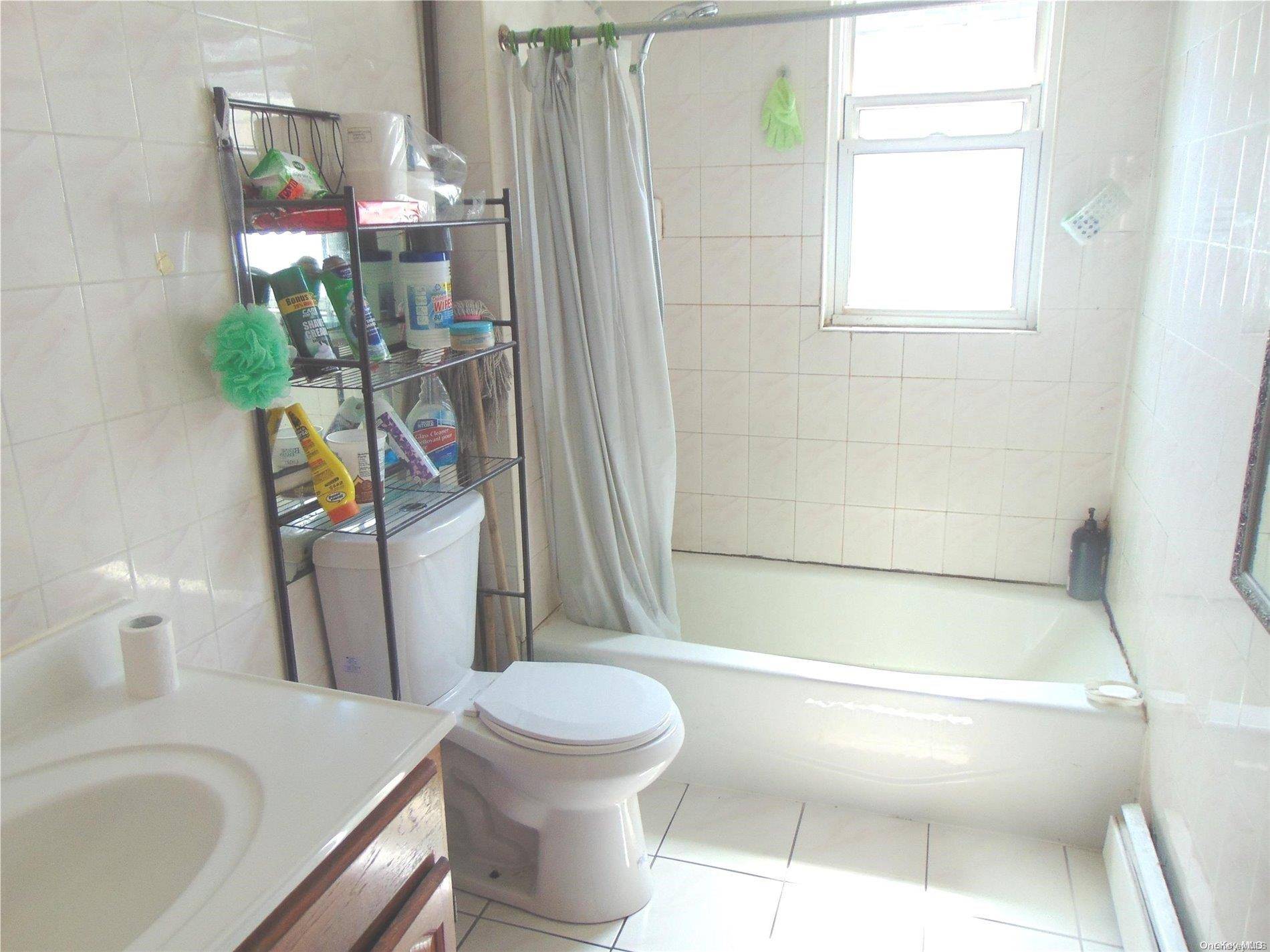 42-87 Hampton ST, Flushing, NY 11373