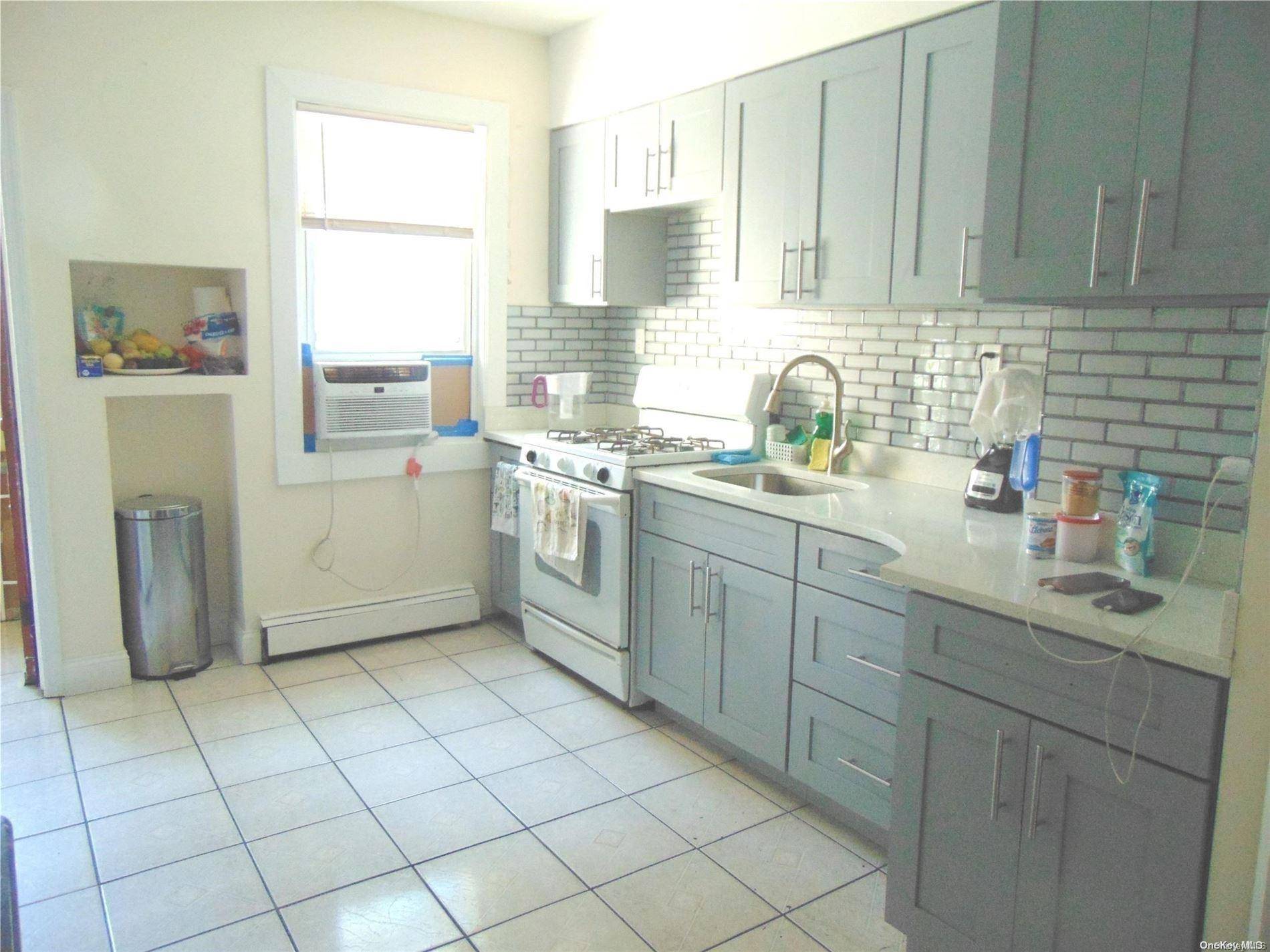 42-87 Hampton ST, Flushing, NY 11373