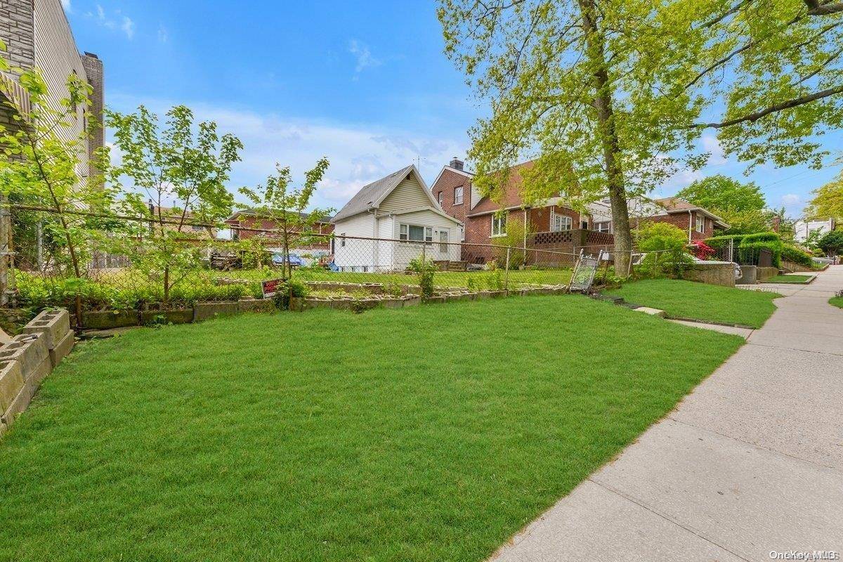 100-10 23rd AVE, East Elmhurst, NY 11369