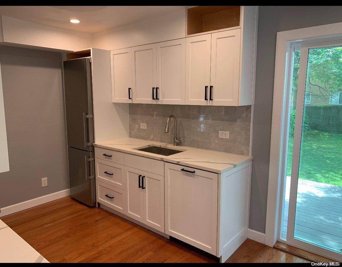 76-22 57th RD, Middle Village, NY 11379