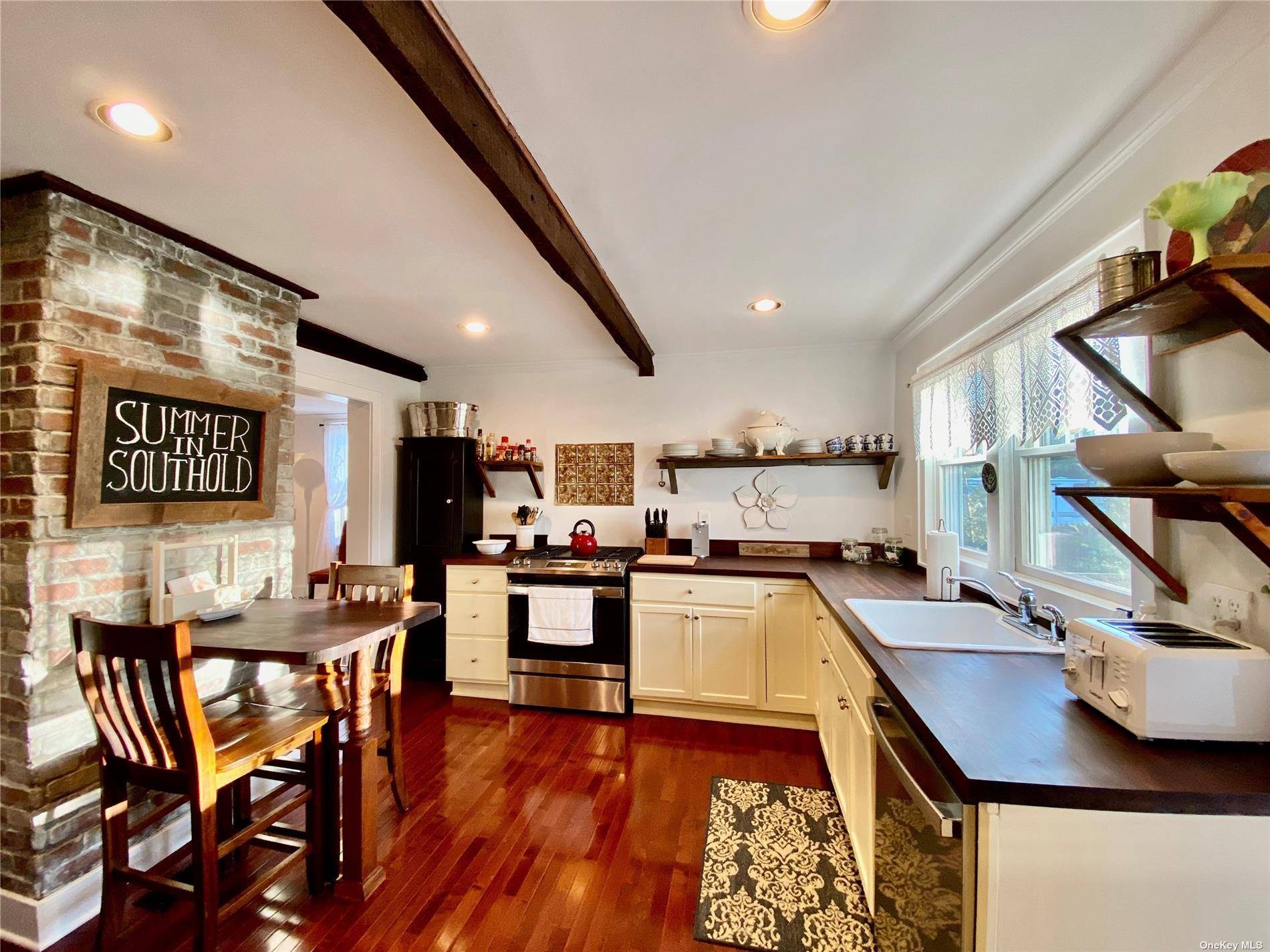 1975 Youngs AVE, Southold, NY 11971