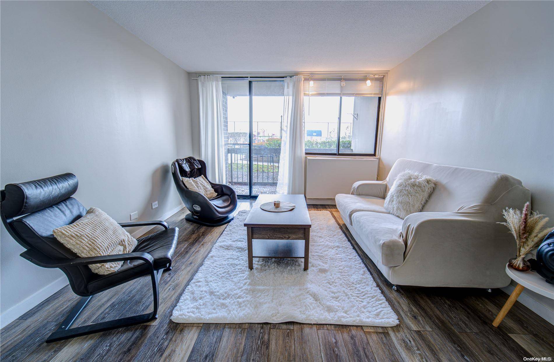 2 Bay Club DR #1Z2, Bayside, NY 11360