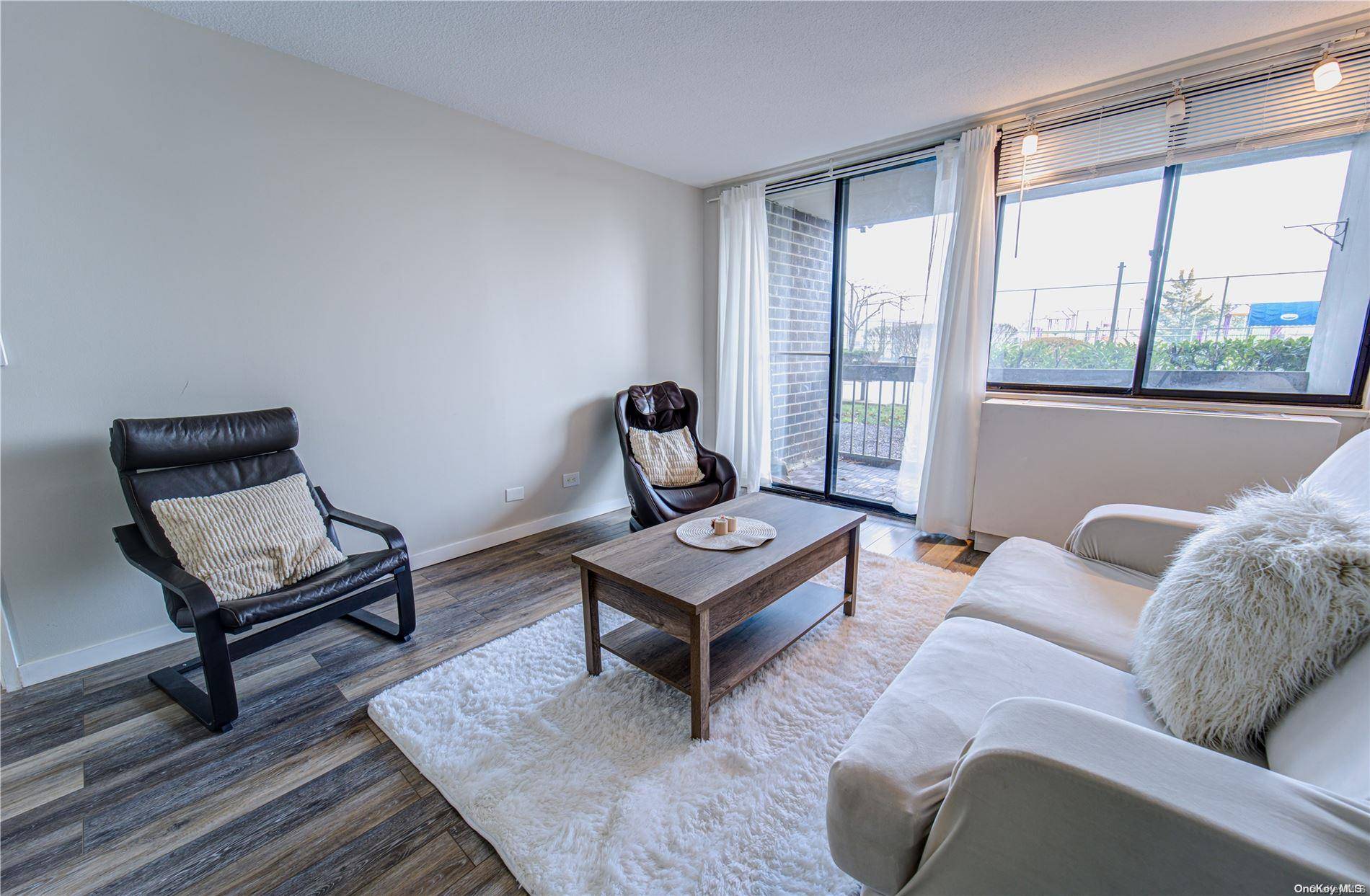 2 Bay Club DR #1Z2, Bayside, NY 11360