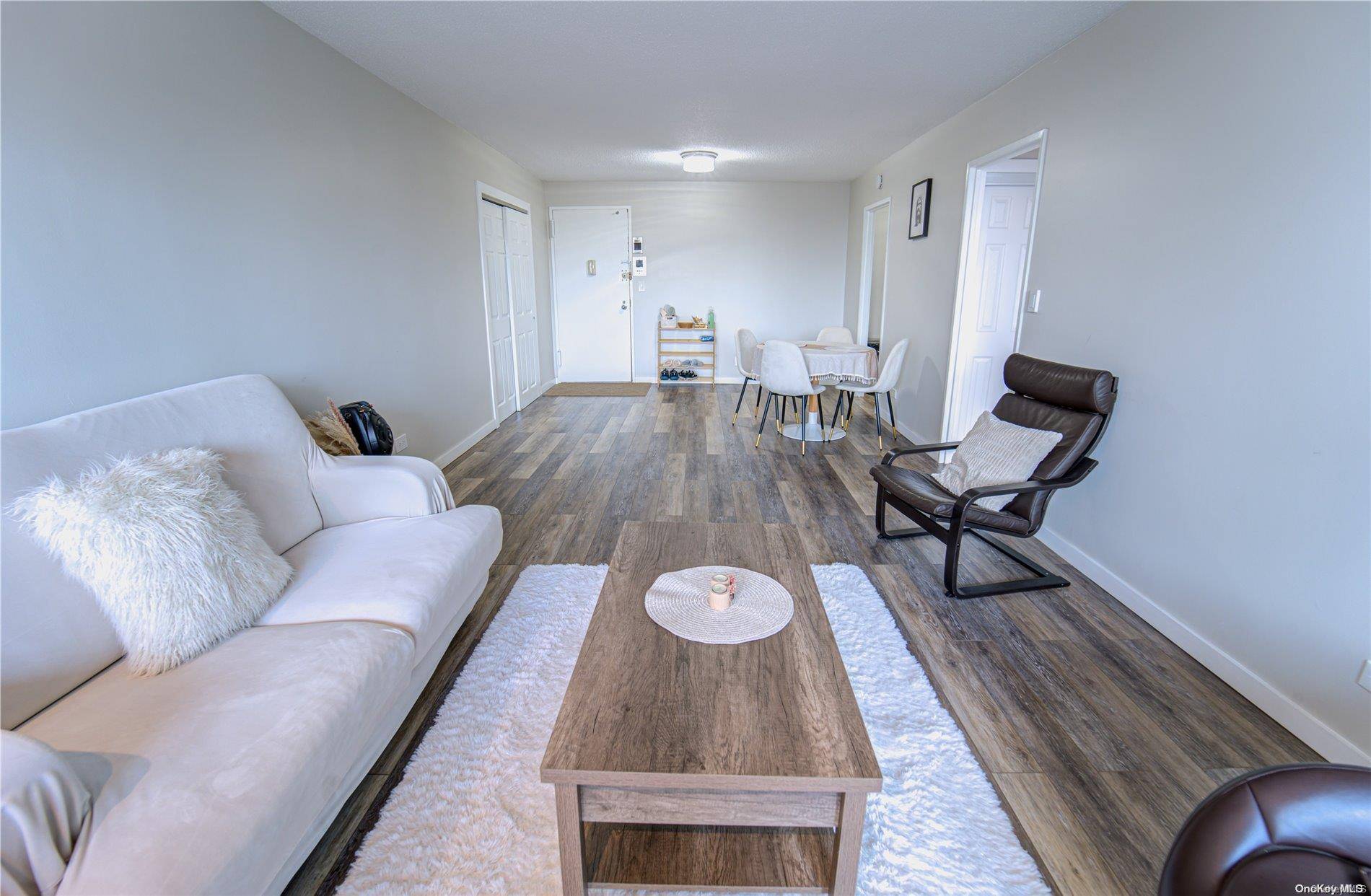 2 Bay Club DR #1Z2, Bayside, NY 11360