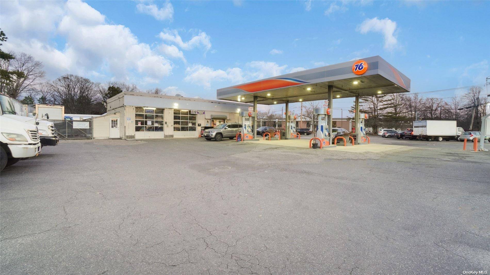 3821 Veterans Mem Hwy, Ronkonkoma, NY 11779