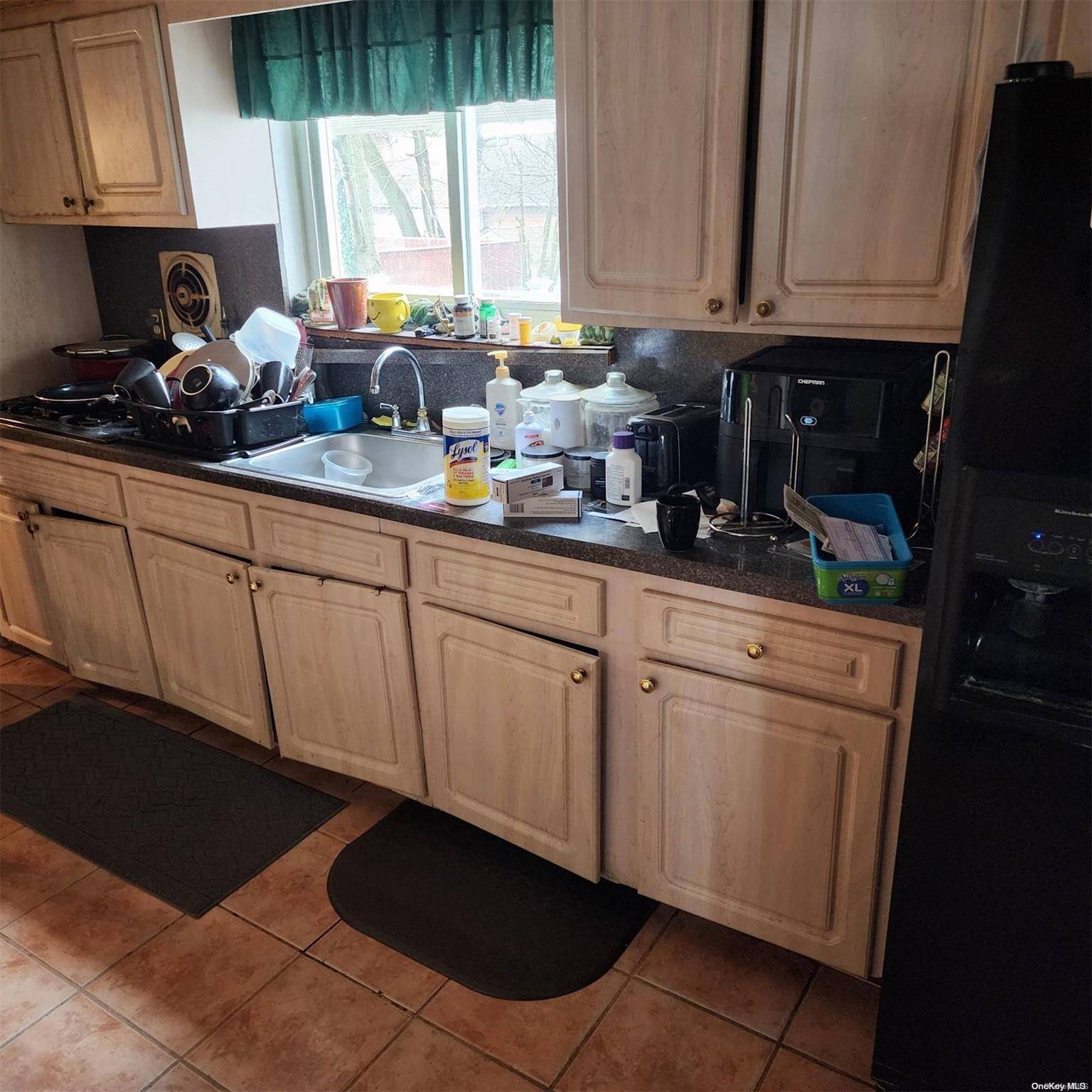 322 Barleau ST, Brentwood, NY 11717