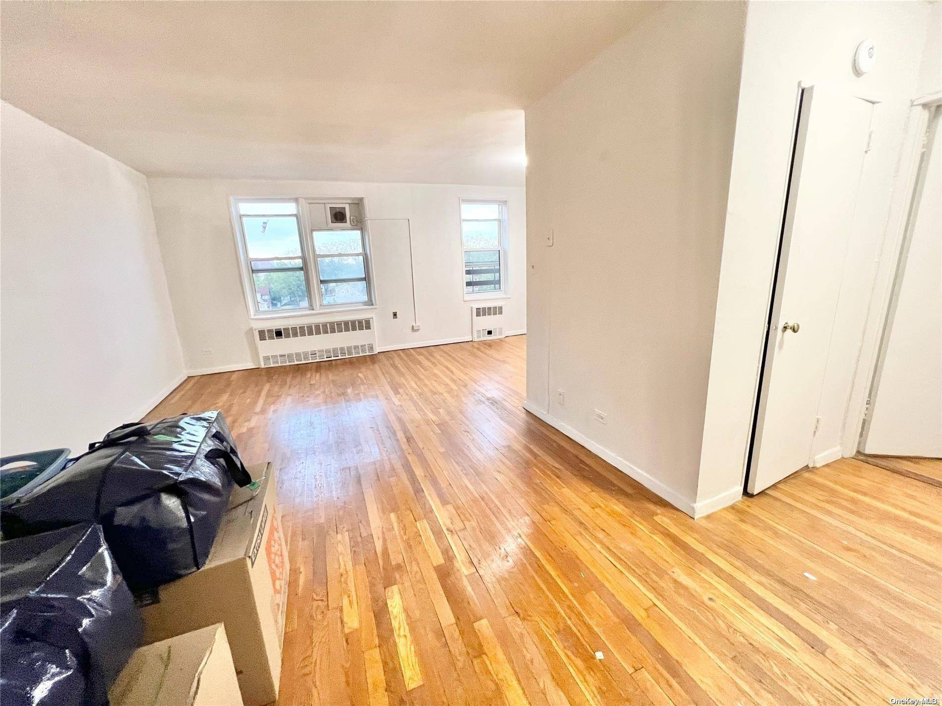 42-40 Bowne ST #6F, Flushing, NY 11355
