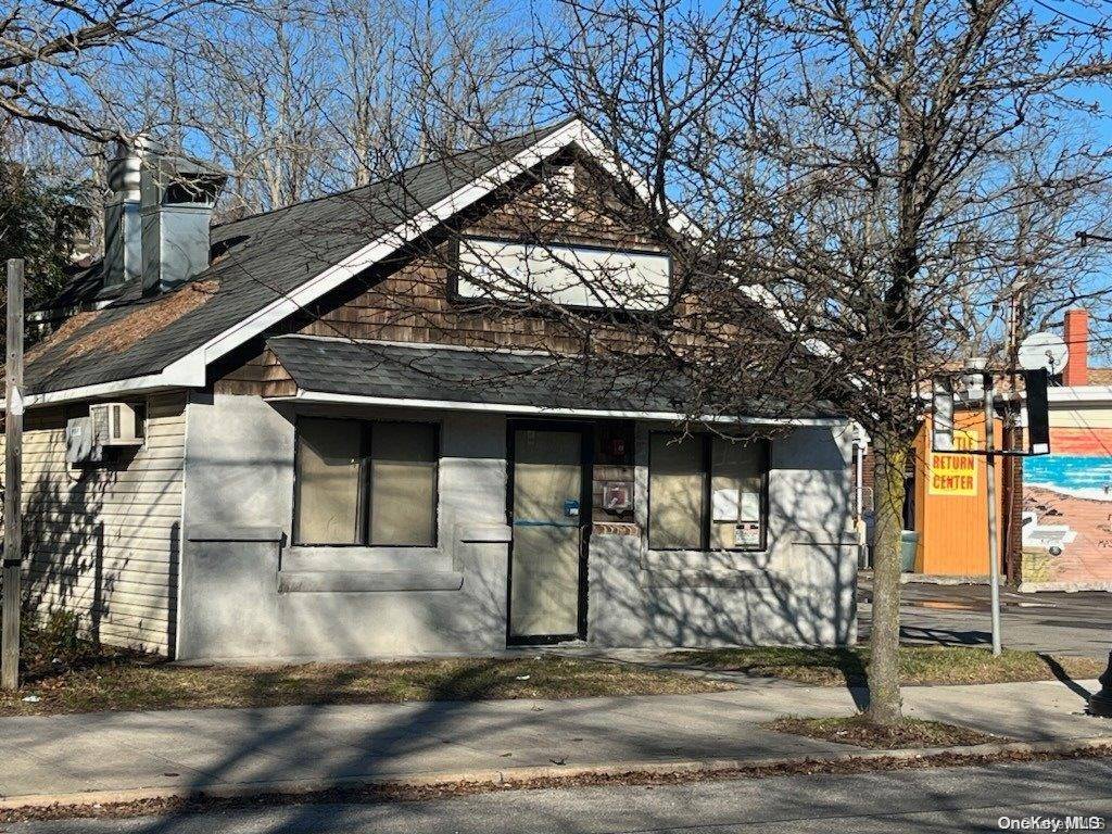 323 Neighborhood RD, Mastic Beach, NY 11951