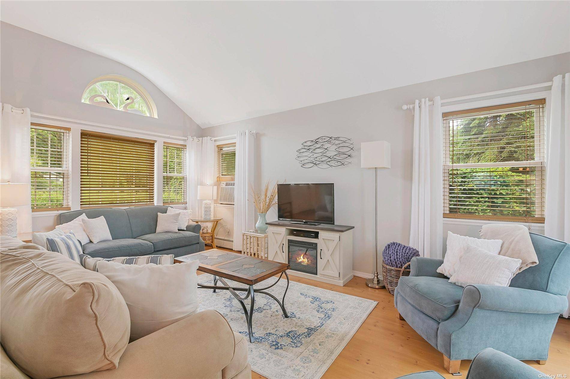 530 Stillwater AVE, Cutchogue, NY 11935