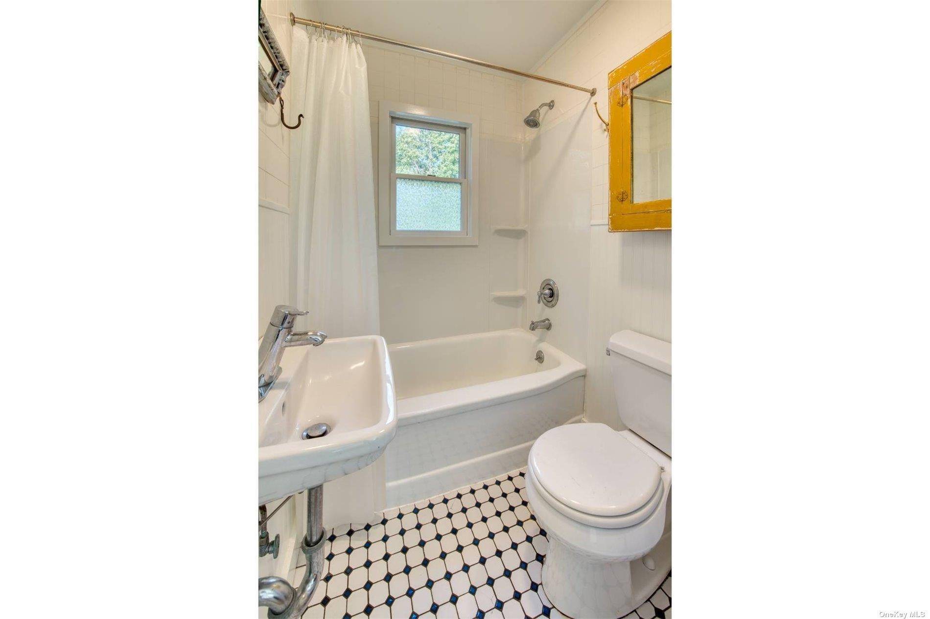 Address not disclosed, Southold, NY 11971