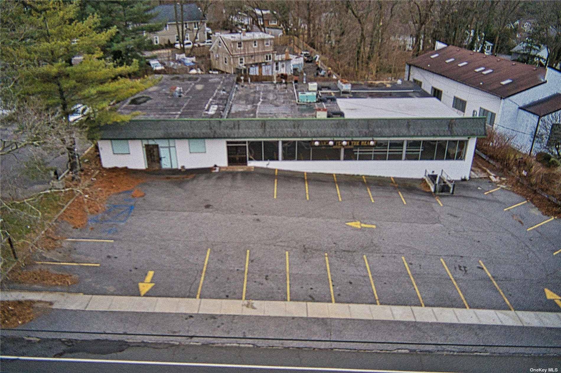 80 E Main ST, Huntington, NY 11743