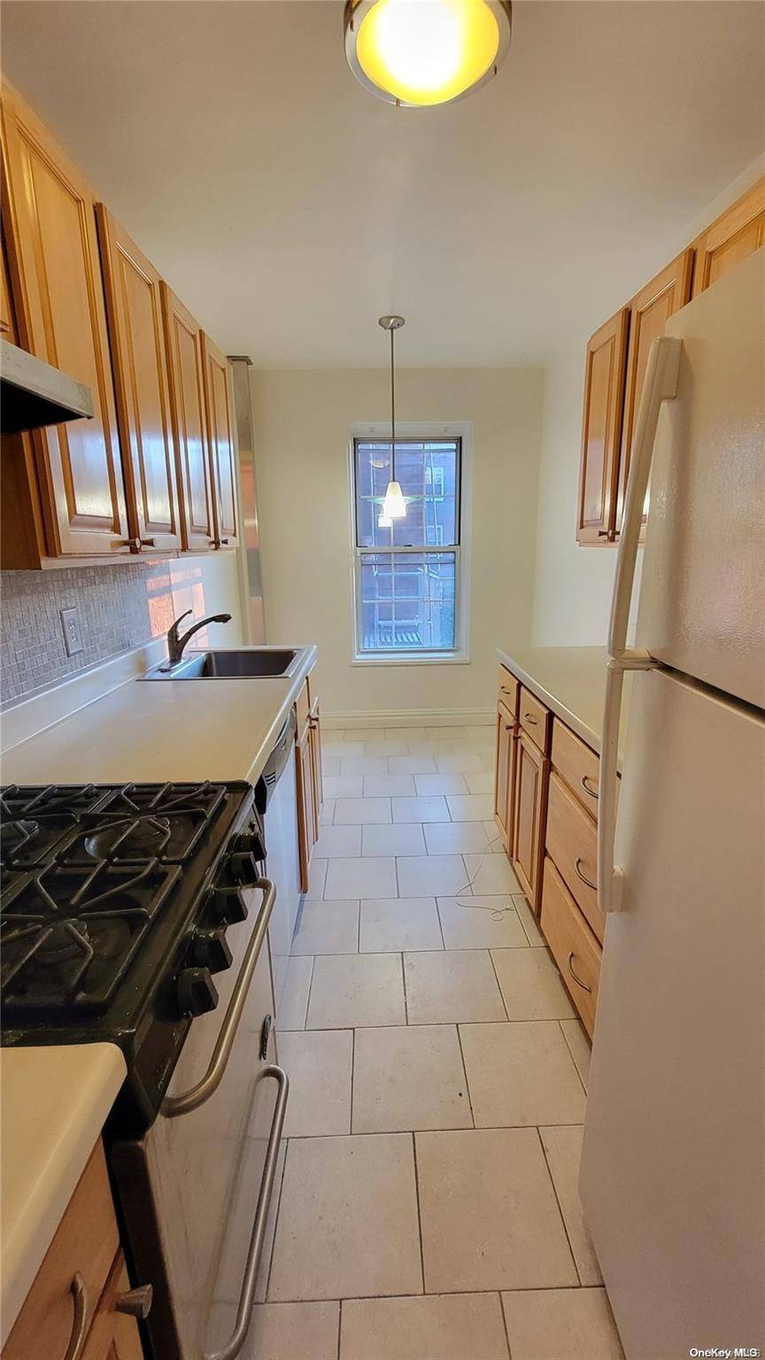 3015 Hobart St #4F, Woodside, NY 11377