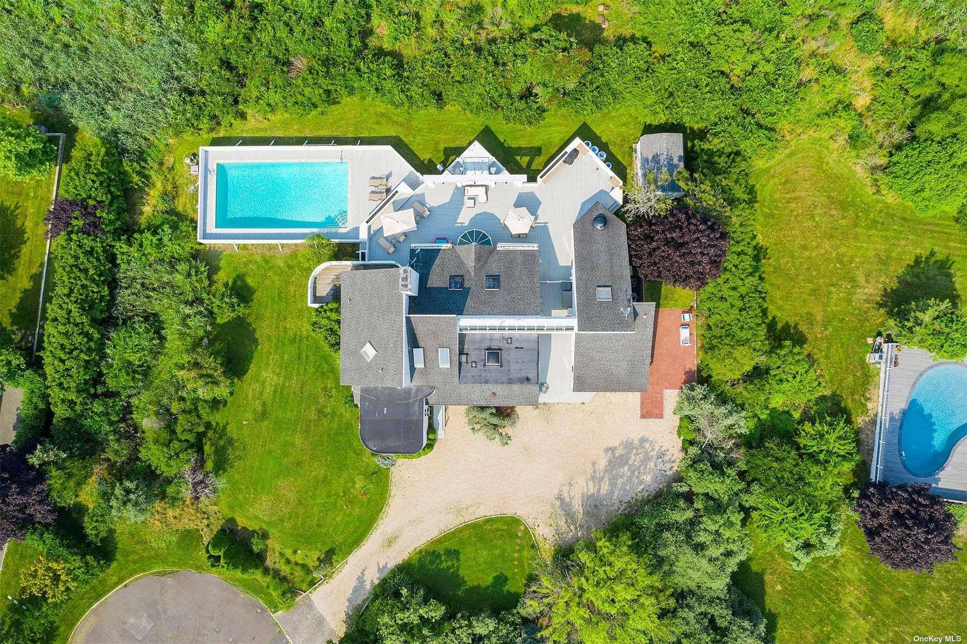 11 Watersedge Ct, Westhampton Beach, NY 11978