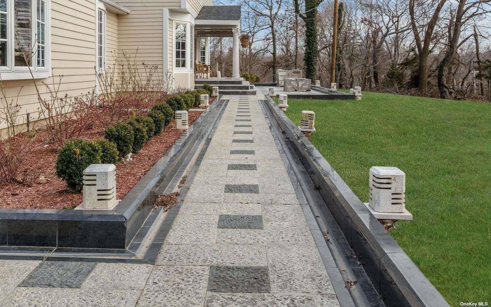 7 Old Field RD, Setauket, NY 11733