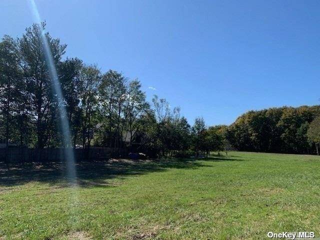 385 New Suffolk AVE, Mattituck, NY 11952