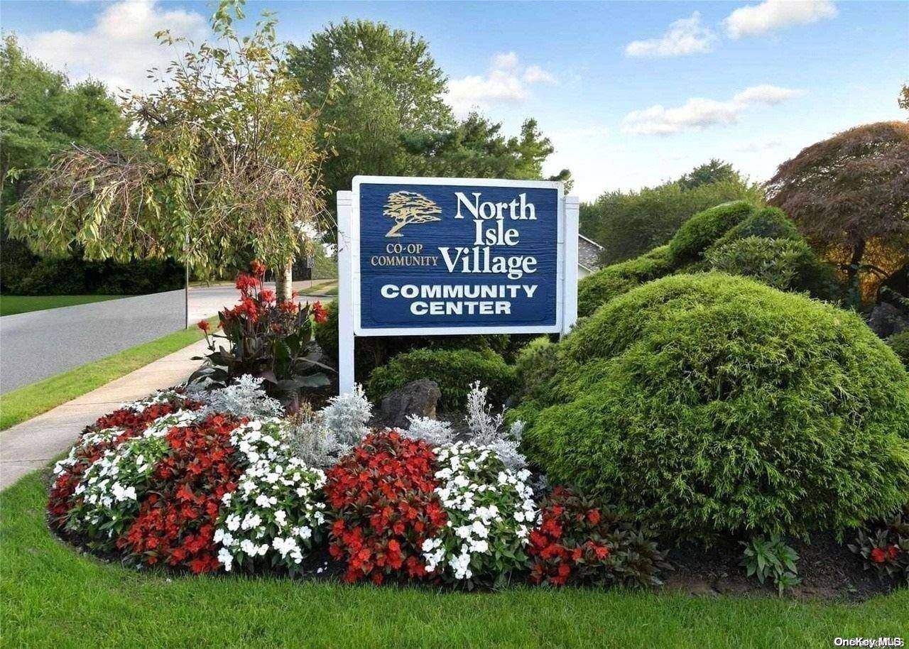 29 El Camino CT #29, Coram, NY 11727