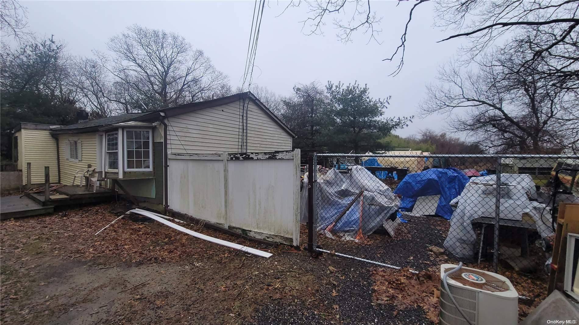 222 Country RD, Medford, NY 11763