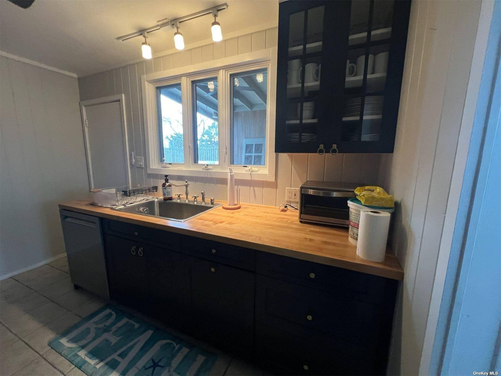 101 Bungalow WALK, Ocean Beach, NY 11770