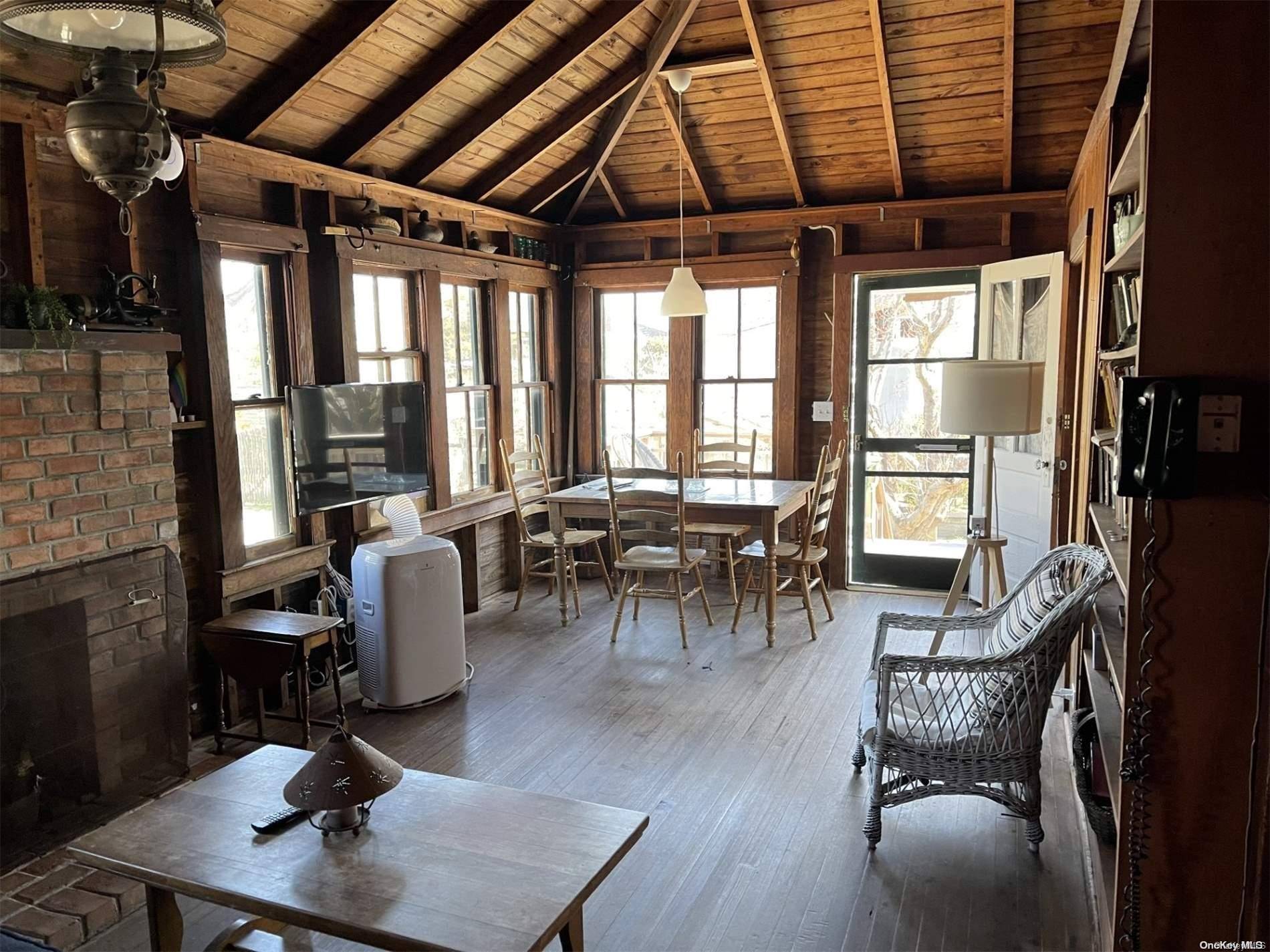315 Wilmot RD, Ocean Beach, NY 11770