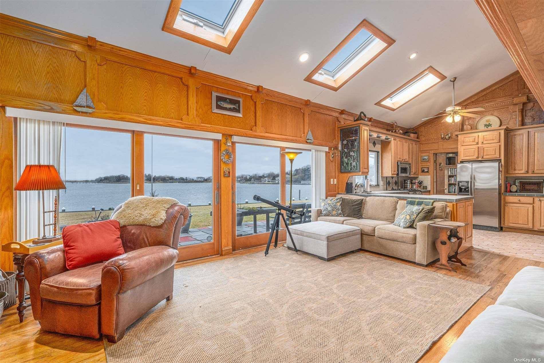 28 Koral DR, Southampton, NY 11968