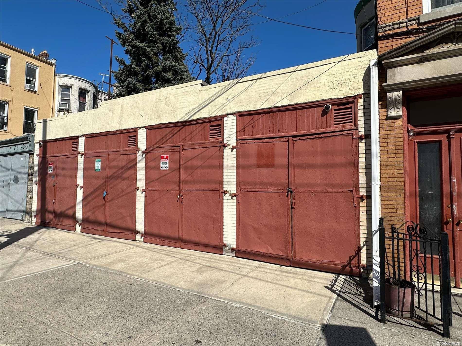 69-15 60 LN, Ridgewood, NY 11385