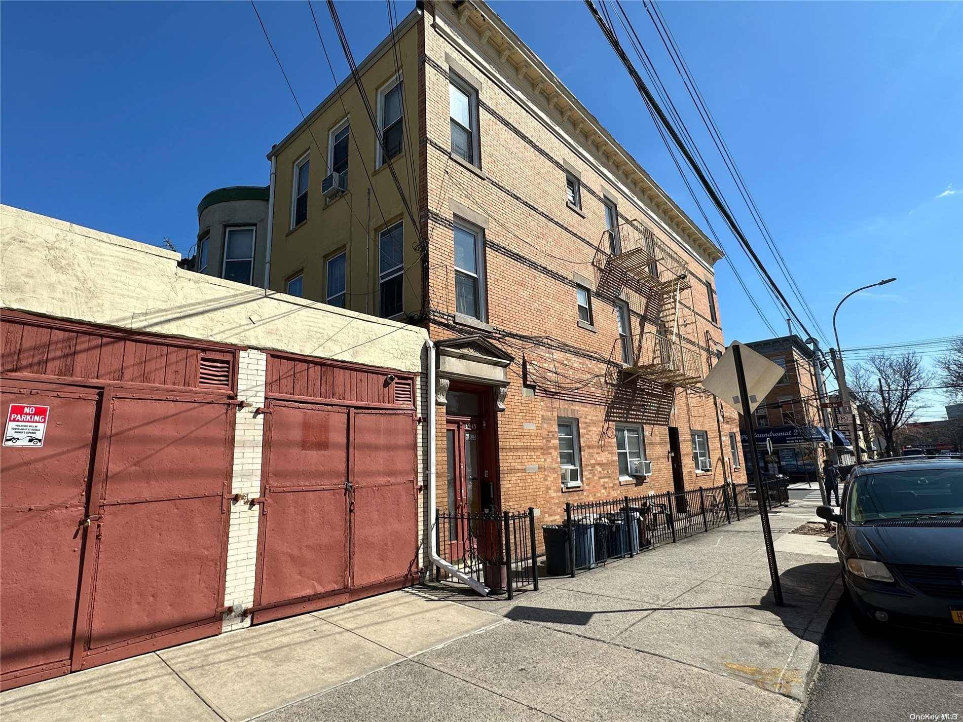 69-15 60 LN, Ridgewood, NY 11385