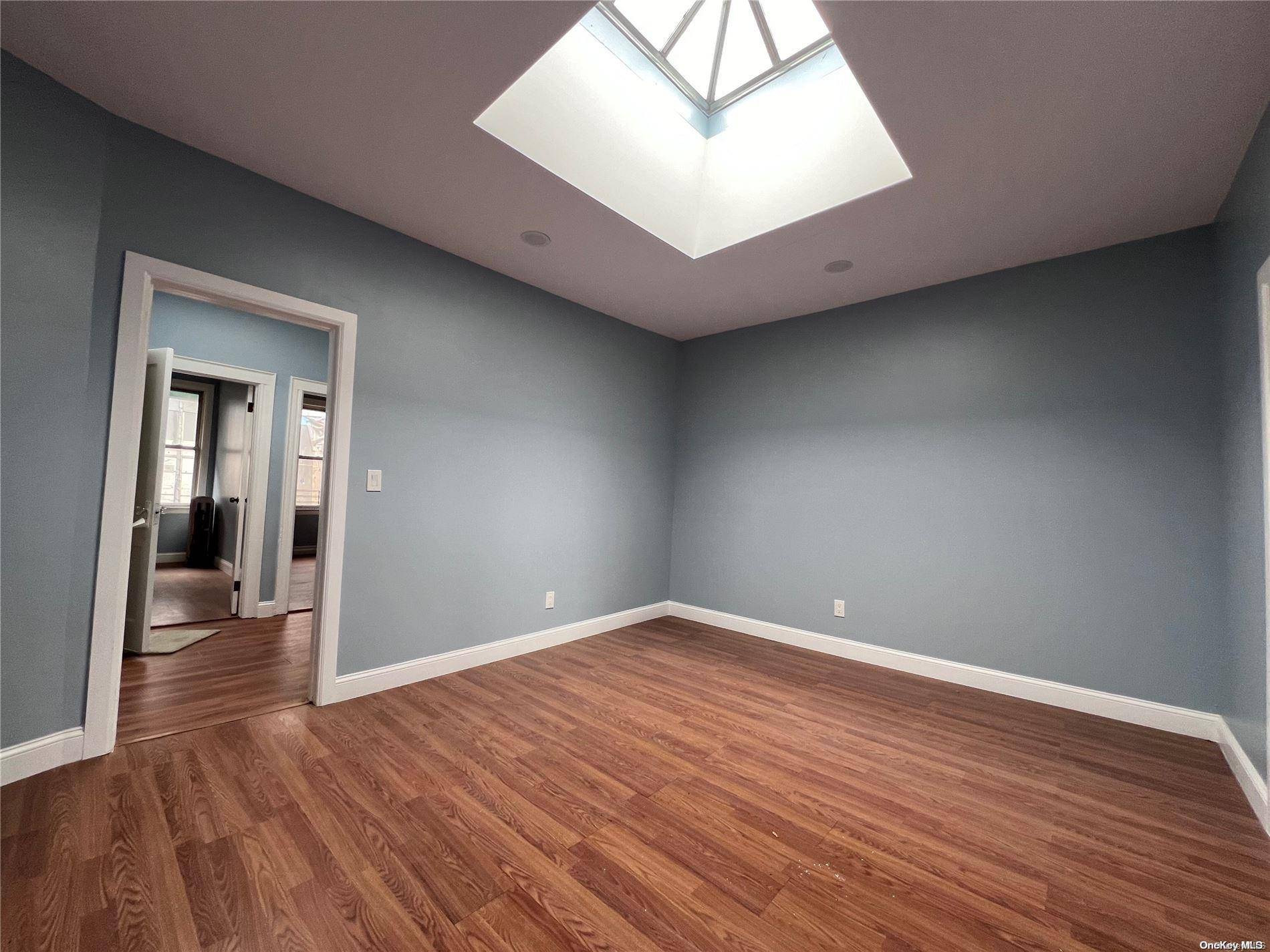 35-10 103rd ST, Corona, NY 11368