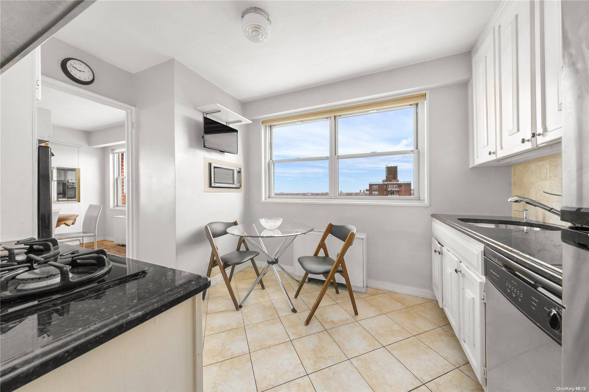70-31 108 #12B, Forest Hills, NY 11375