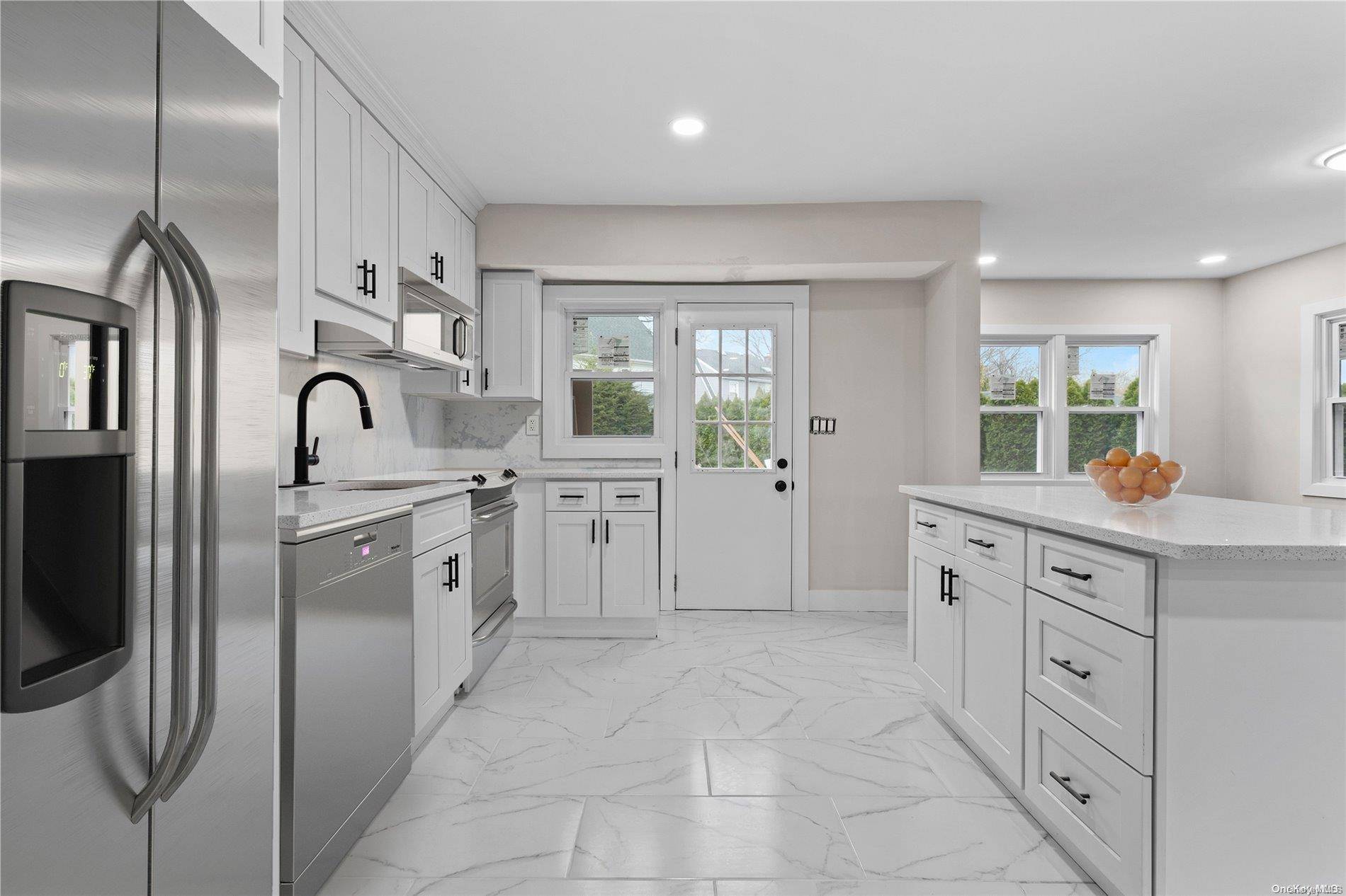 77 Floral Pkwy, Floral Park, NY 11001