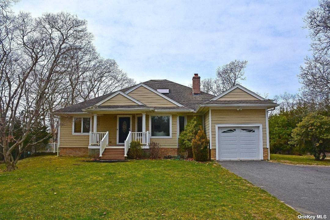 49 Old Main RD, Quogue, NY 11959