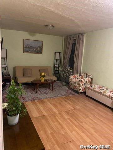 23-41 33rd AVE, Long Island City, NY 11106