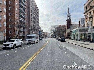 89-15 Parsons BLVD #11P, Jamaica, NY 11432