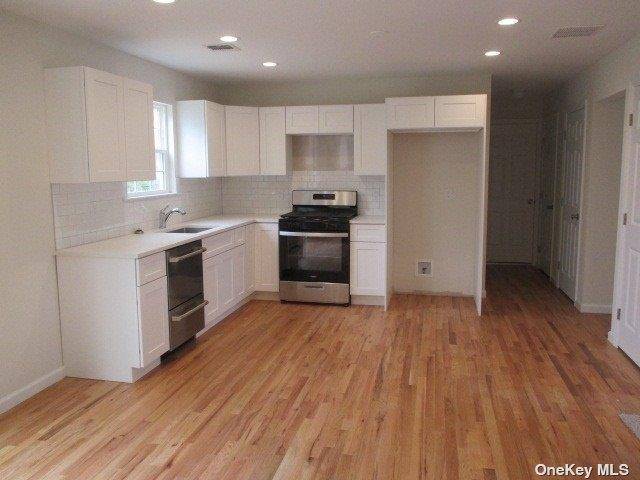 427 Macdonald AVE, Bellport, NY 11713