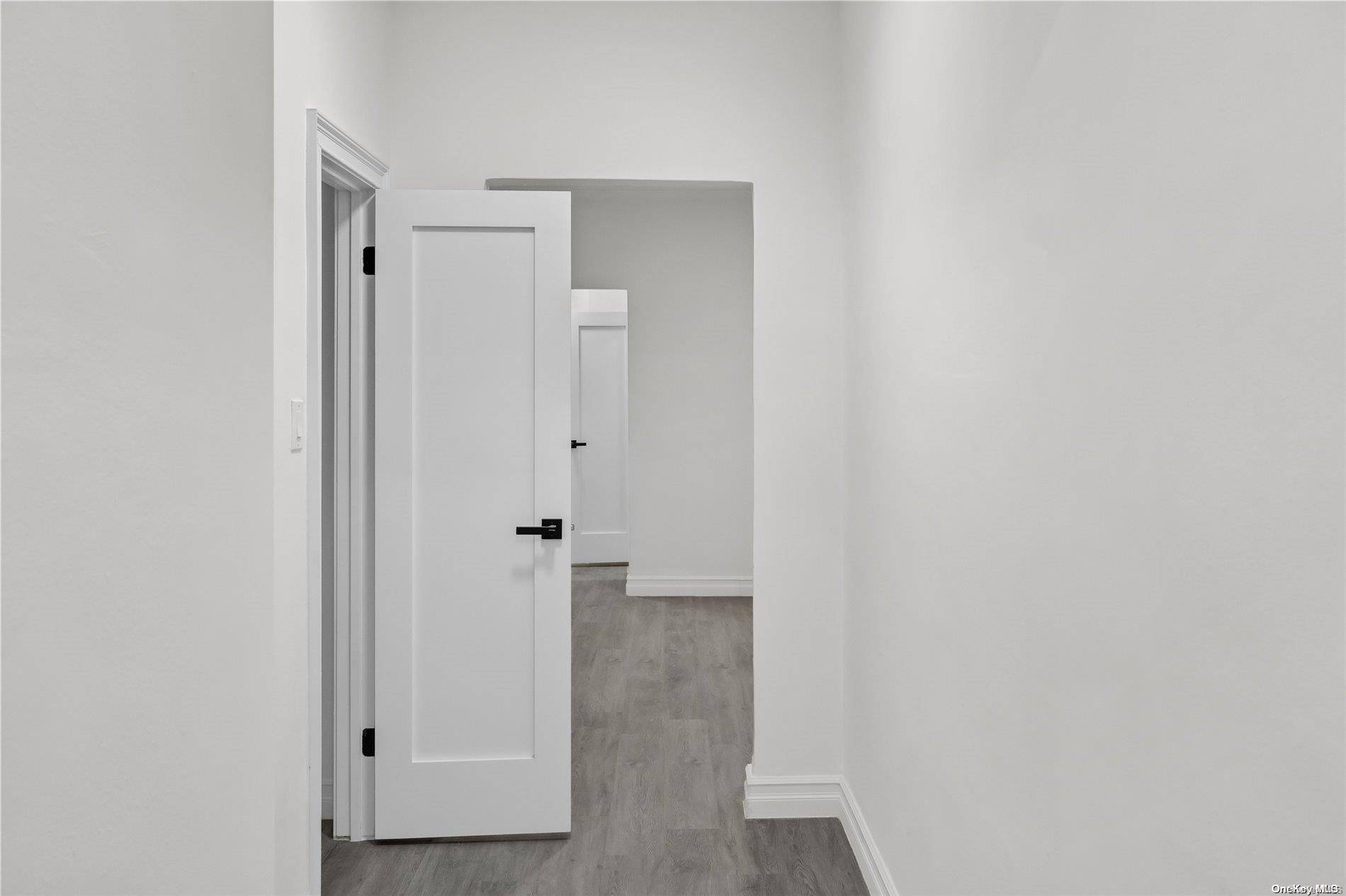 37-20 81st ST #3r, Jackson Heights, NY 11372