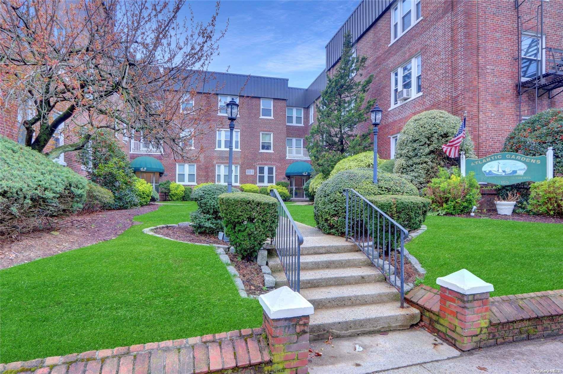 185 Atlantic AVE #C3, Lynbrook, NY 11563