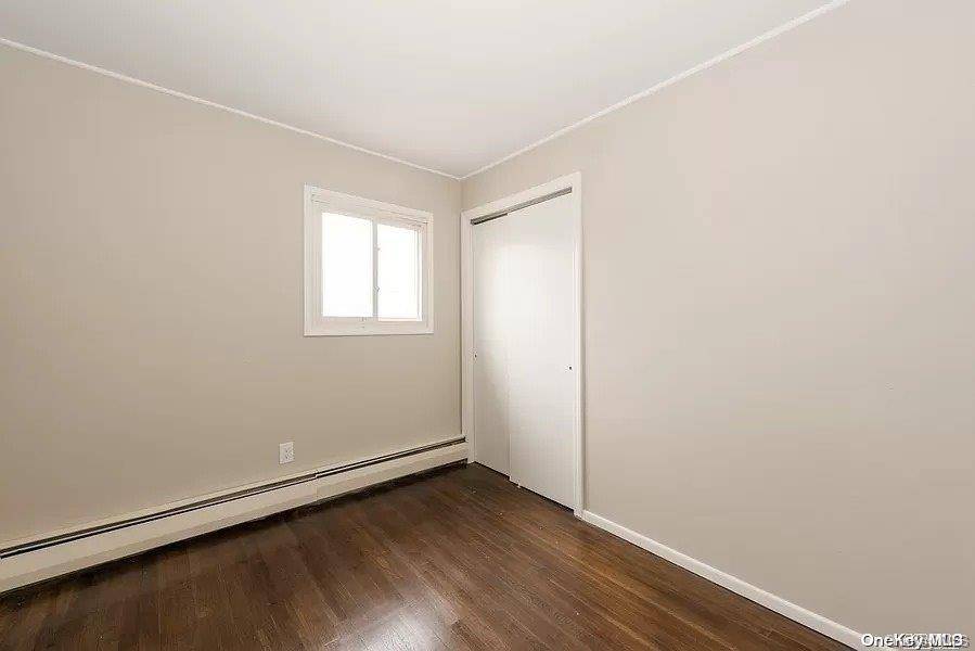 587 S Bayview AVE, Freeport, NY 11520