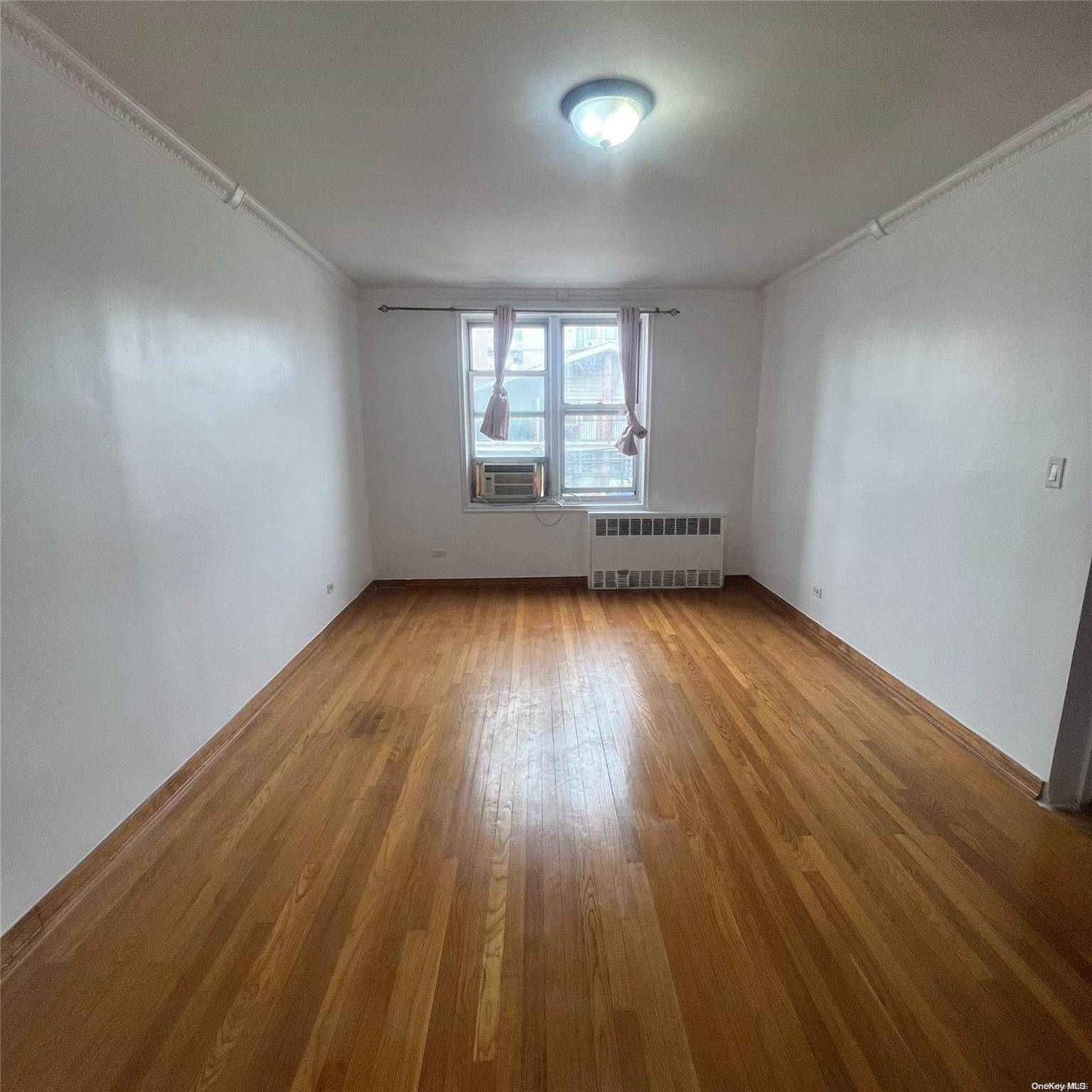 63-45 Saunders ST #2D, Rego Park, NY 11374