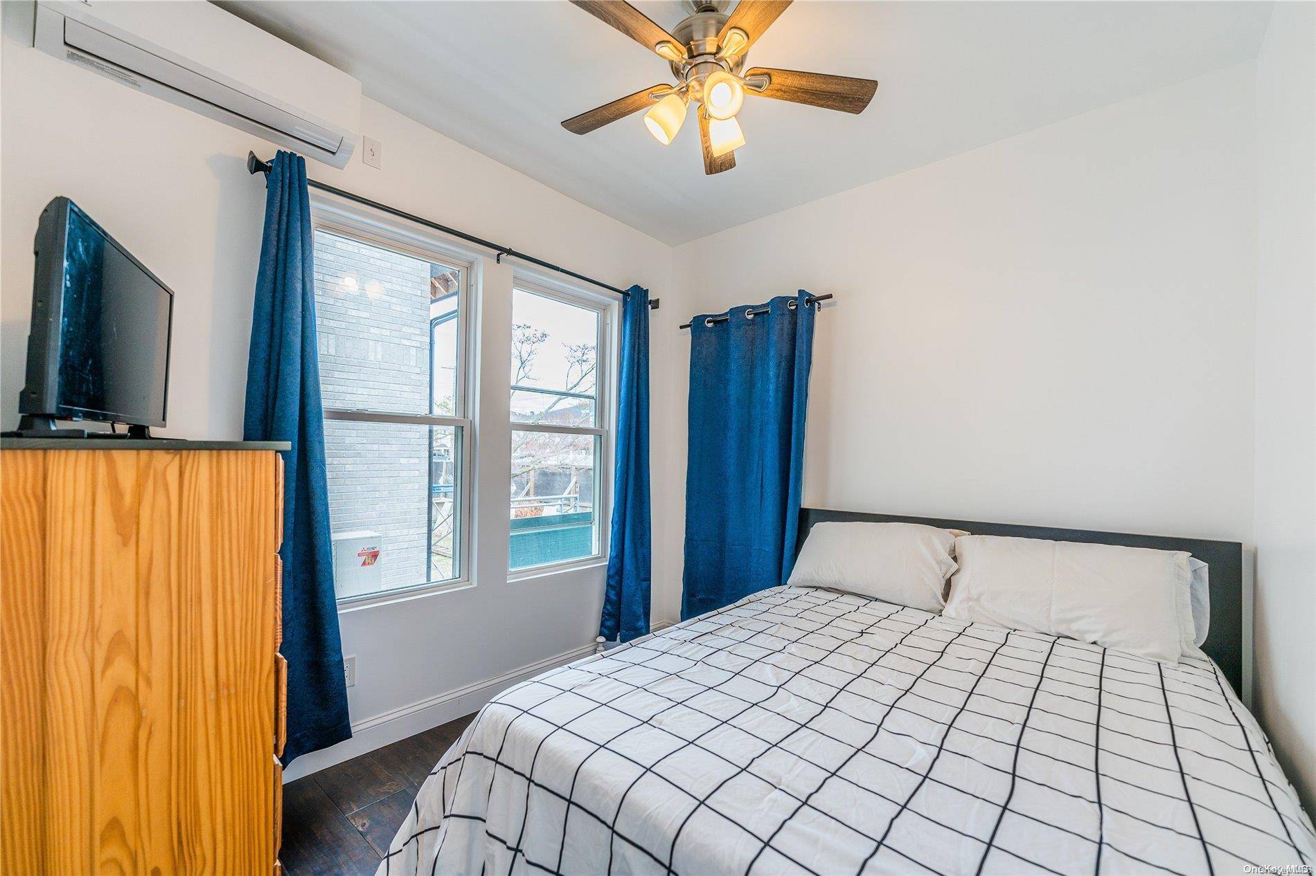 162-28 96th ST, Howard Beach, NY 11414