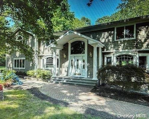 5 Wesley CT, Huntington, NY 11743