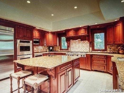 5 Wesley CT, Huntington, NY 11743