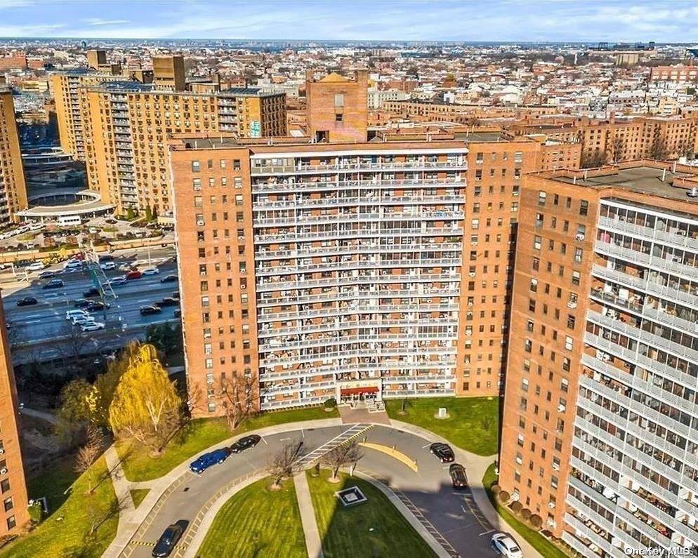 61-15 98 Street #8K, Rego Park, NY 11374