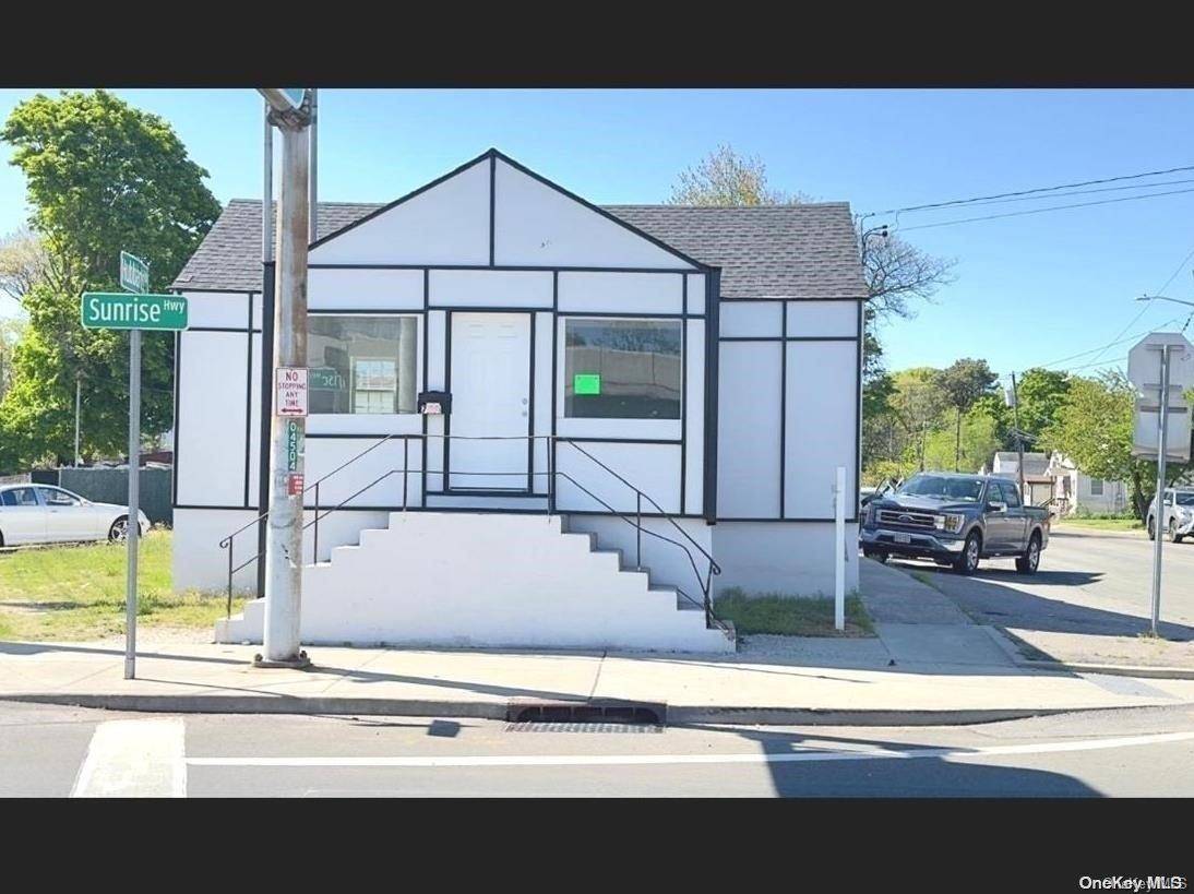 764 Sunrise, West Babylon, NY 11704