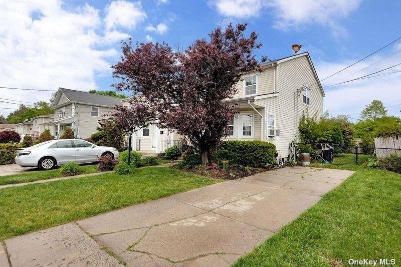 216 Swalm ST #A, Westbury, NY 11590