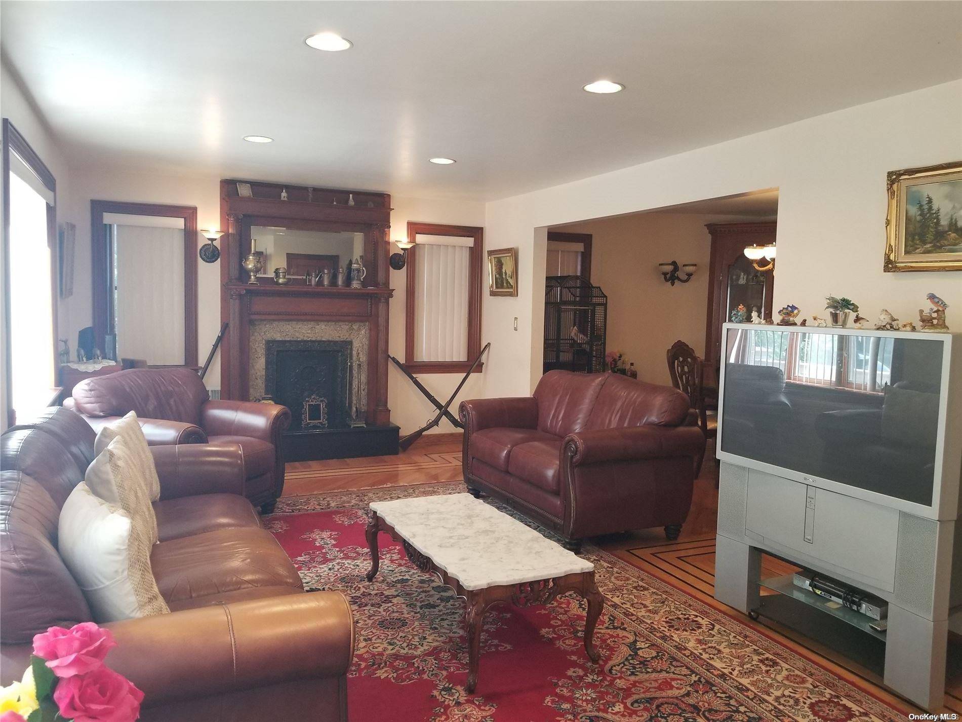 40-11 157th ST, Flushing, NY 11354
