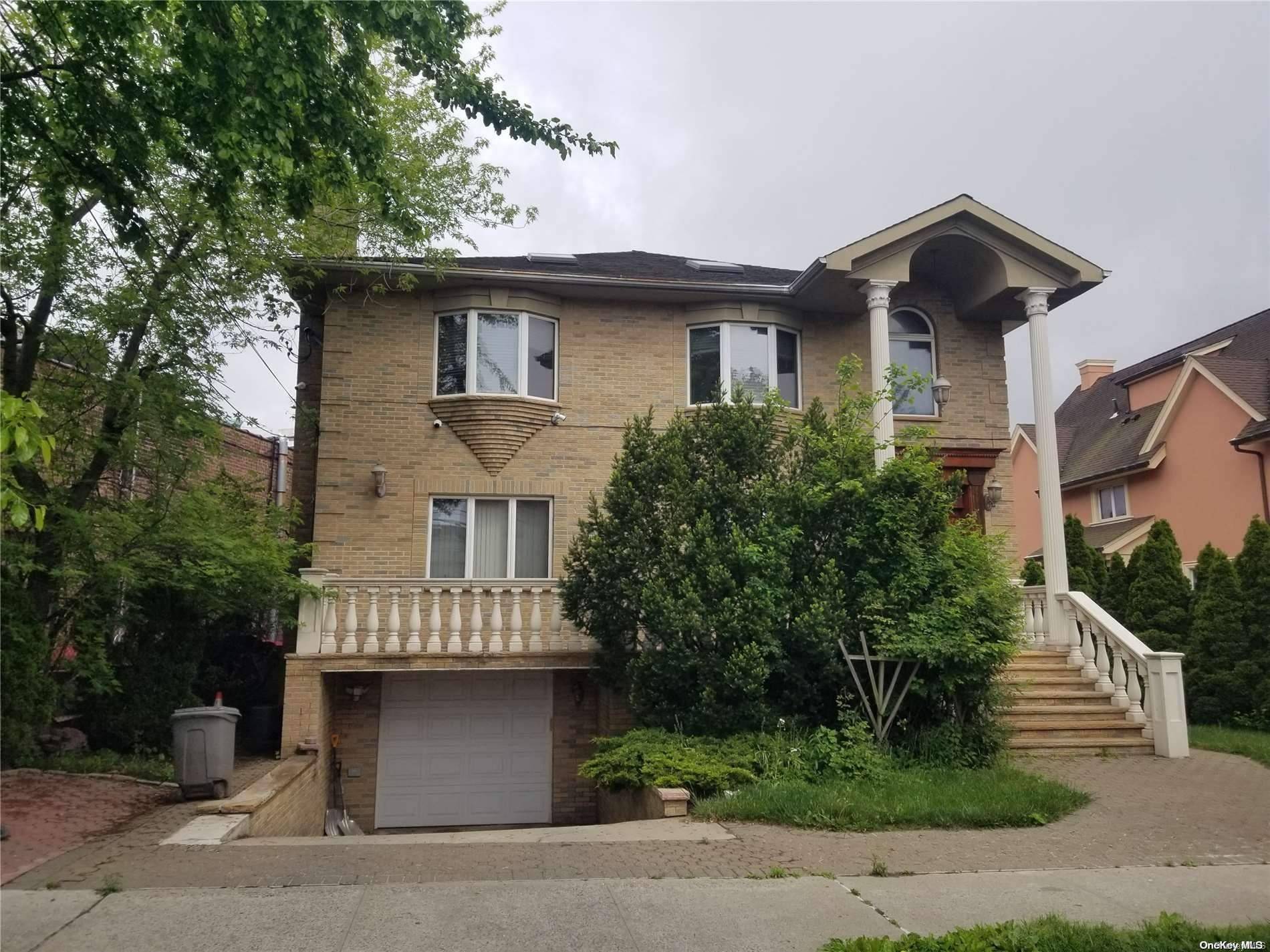 40-11 157th ST, Flushing, NY 11354